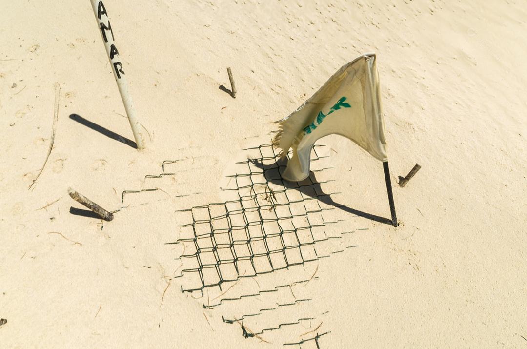 Importante projeto de conservação ambiental para tartarugas marinhas, foto do sítio de proteção de ninho de tartaruga na praia de Mangue Seco