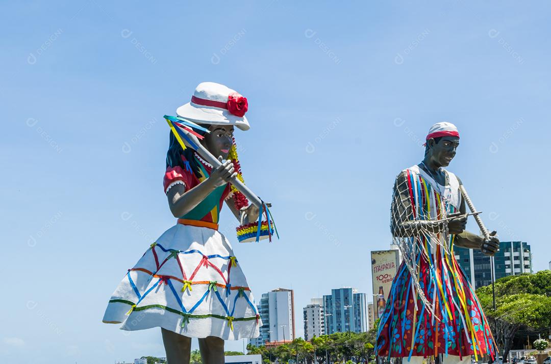 Monumento ao folclore sergipano, esculturas de personagens folclóricos localizadas no Largo da Gente Sergipana.