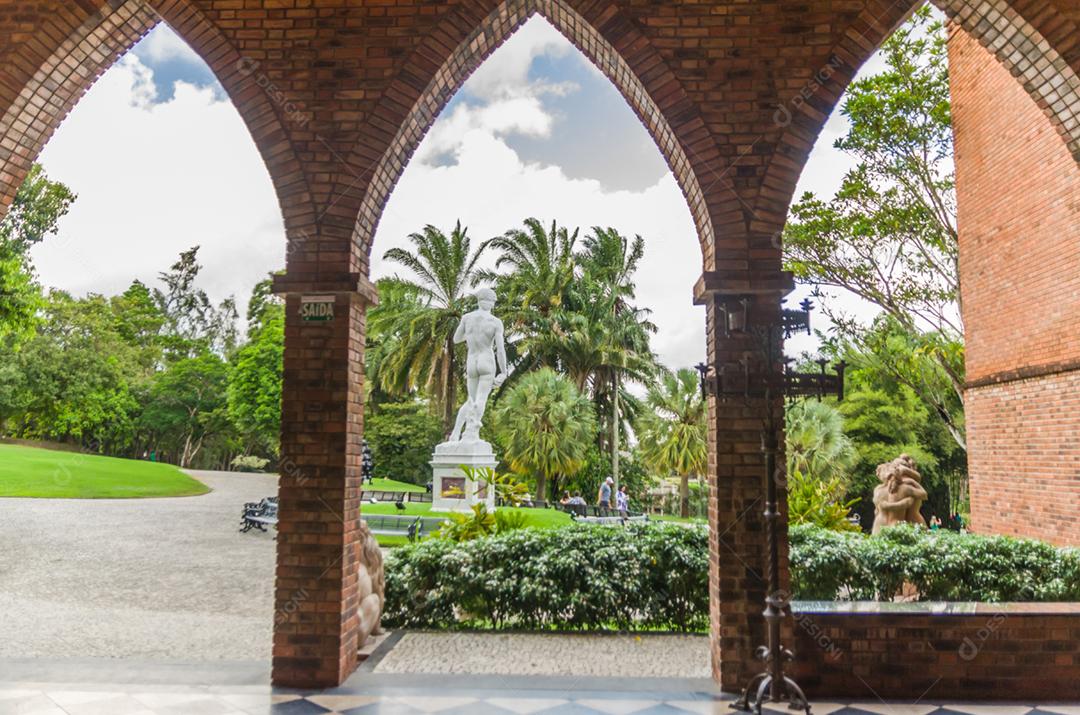 Arquitetura histórica do museu Instituto Ricardo Brennand em Recife, Pernambuco, Brasil.