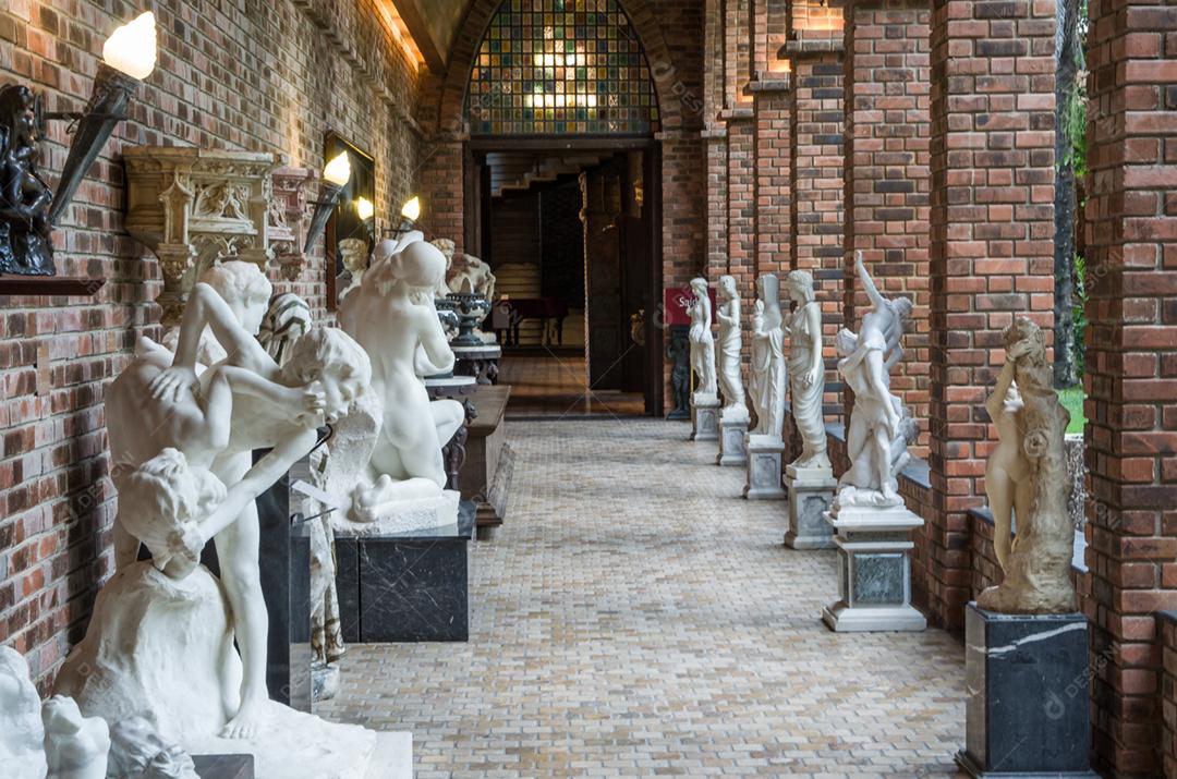 Arquitetura histórica do museu Instituto Ricardo Brennand em Recife, Pernambuco, Brasil.