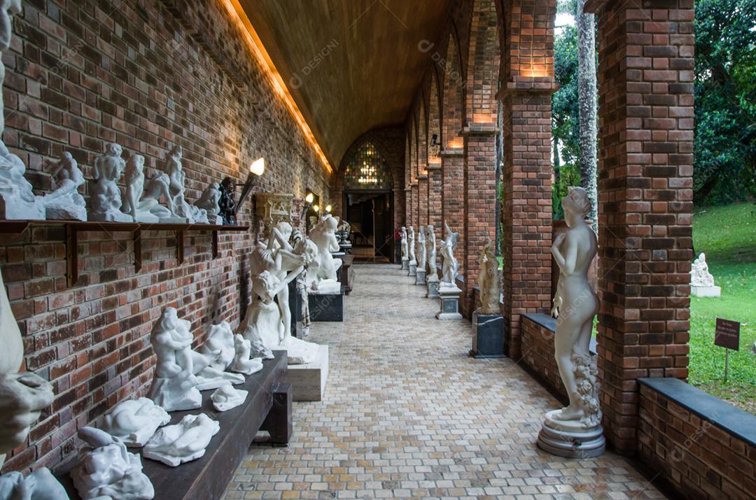 Arquitetura histórica do museu Instituto Ricardo Brennand em Recife, Pernambuco, Brasil.