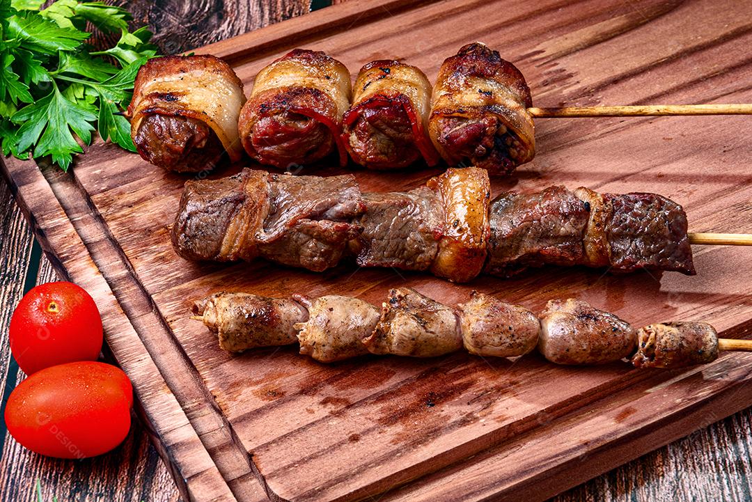 Kebab - Carne grelhada na tábua, com farinha e vinagre