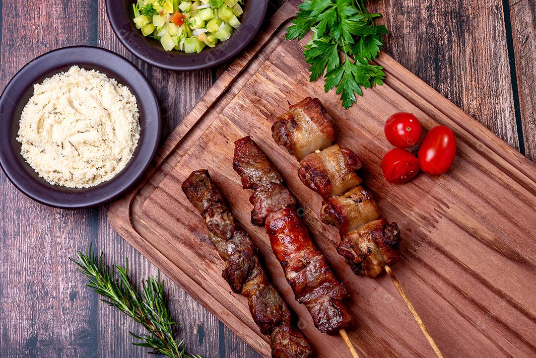 Kebab - Carne grelhada na tábua, com farinha e vinagre