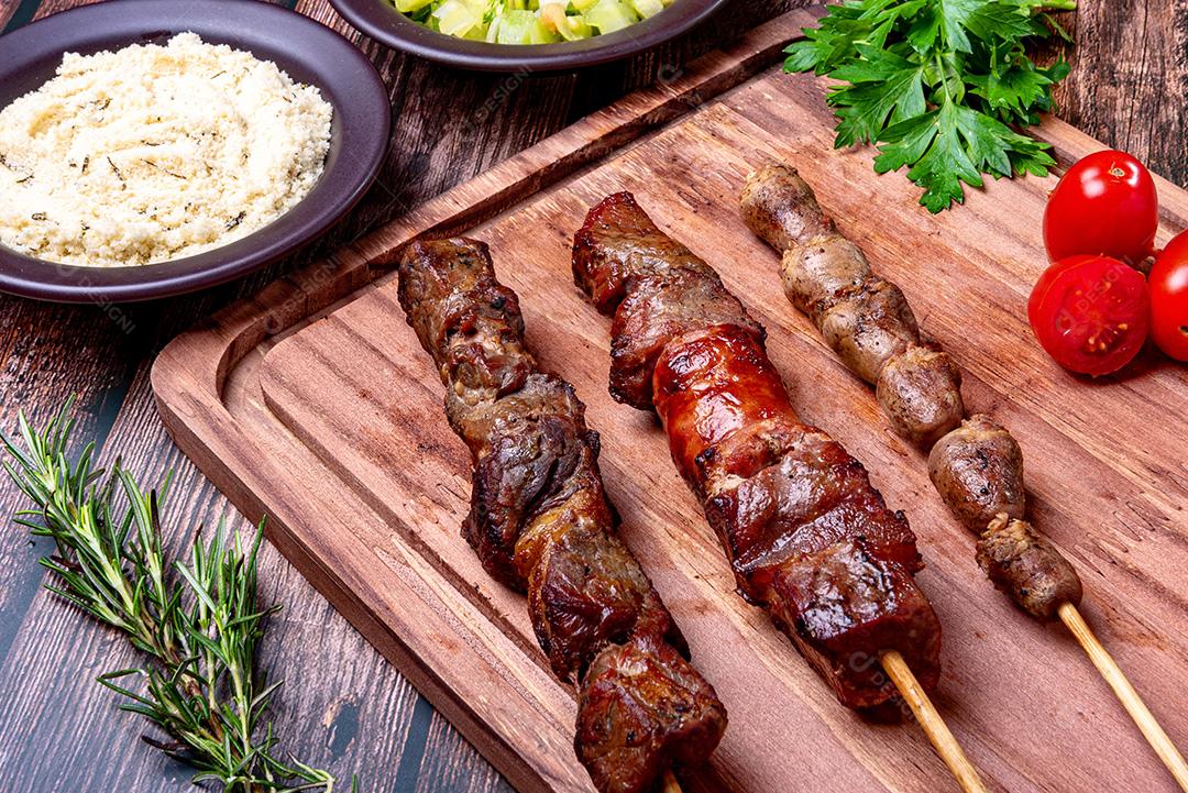 Kebab - Carne grelhada na tábua, com farinha e vinagre