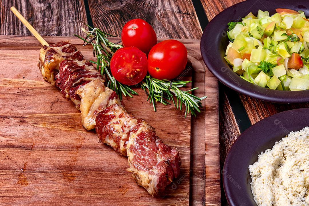 Kebab - Carne grelhada na tábua, com farinha e vinagre