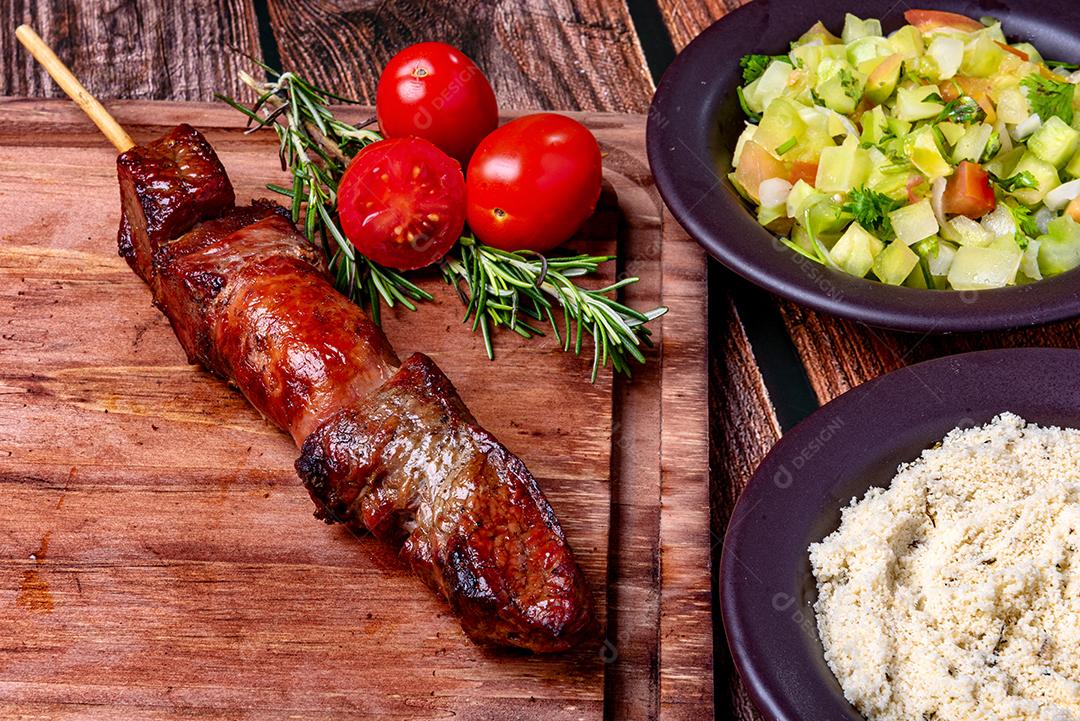 Kebab - Carne grelhada na tábua, com farinha e vinagre
