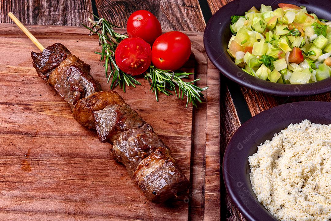 Kebab - Carne grelhada na tábua, com farinha e vinagre