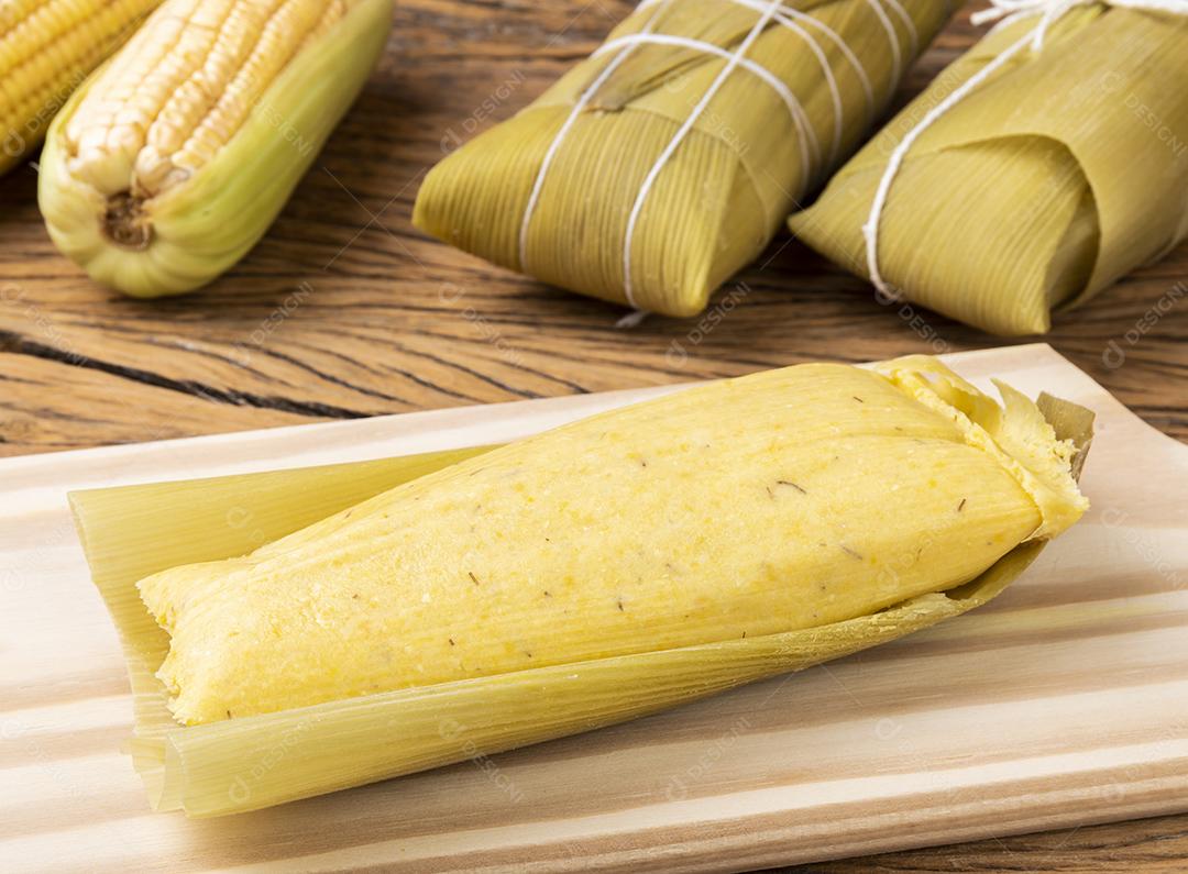 Pamonha, comida típica brasileira de milho. Comida do festival de junho