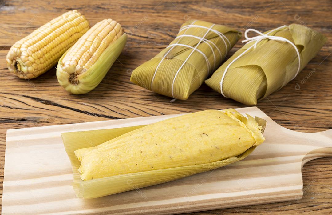 Pamonha, comida típica brasileira de milho. Comida do festival de junho.