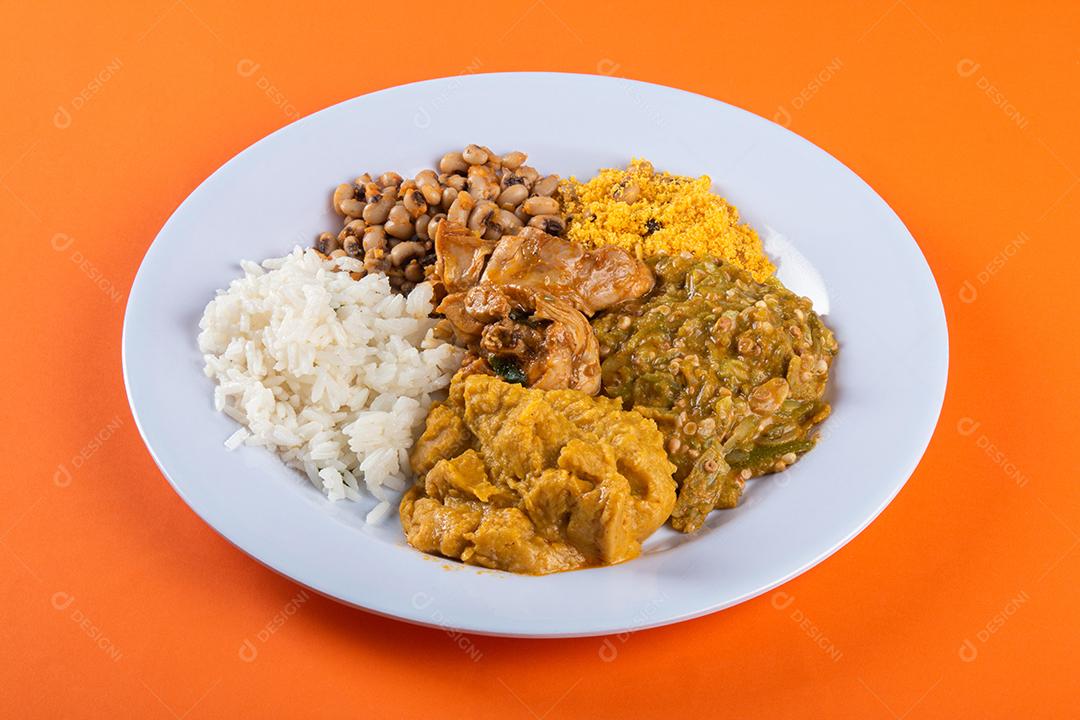 Caruru comida tradicional afro-brasileira típica da Bahia.