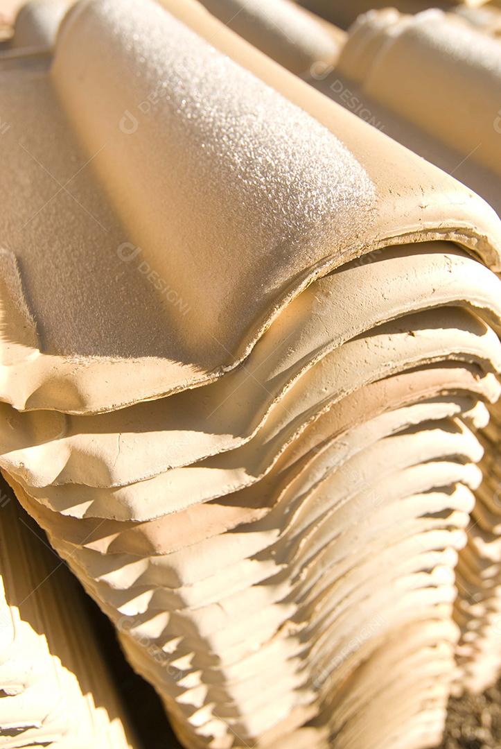 Telhas telhado casas sobre dia ensolarado