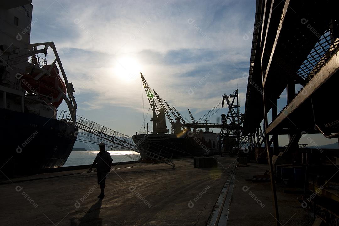 navio importação exportação naval marítima importar carga