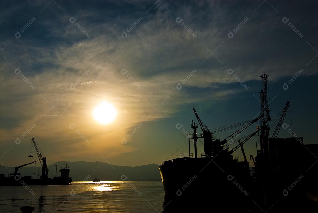 navio importação exportação naval marítima importar carga