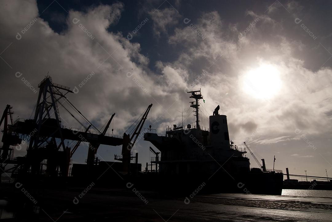 navio importação exportação naval marítima importar carga