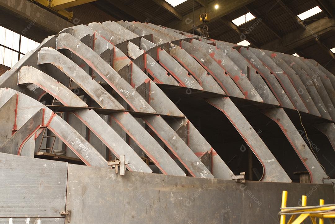 Fabricante de barcos e navios no estaleiro catarinense brasil indústria naval