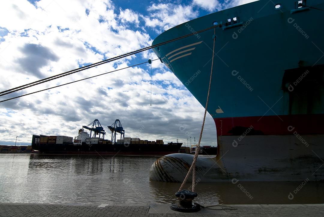 navio importação exportação naval marítima importar carga