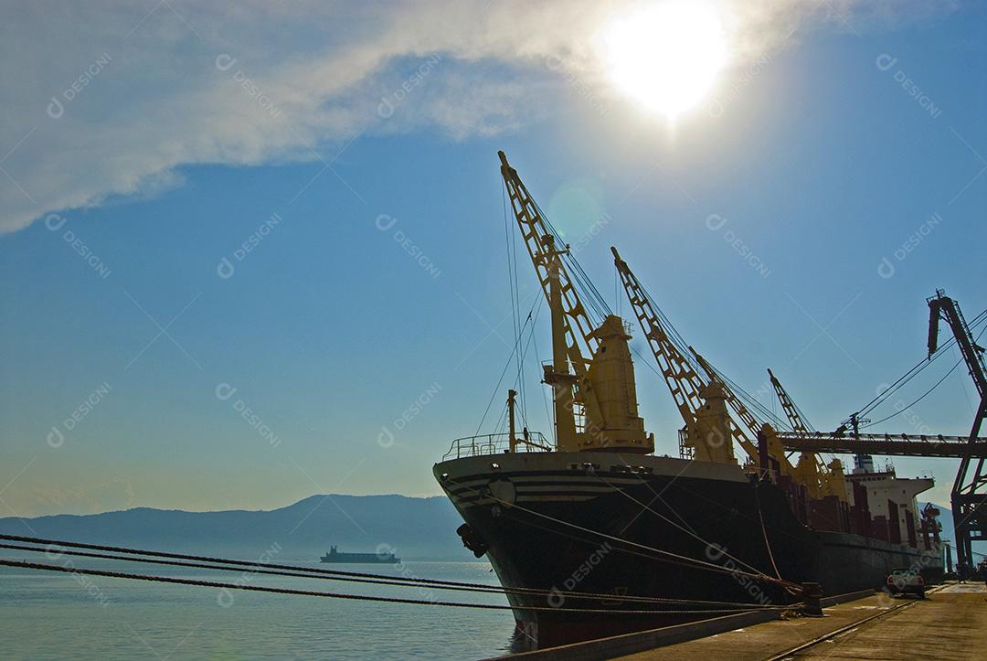 navio importação exportação naval marítima importar carga