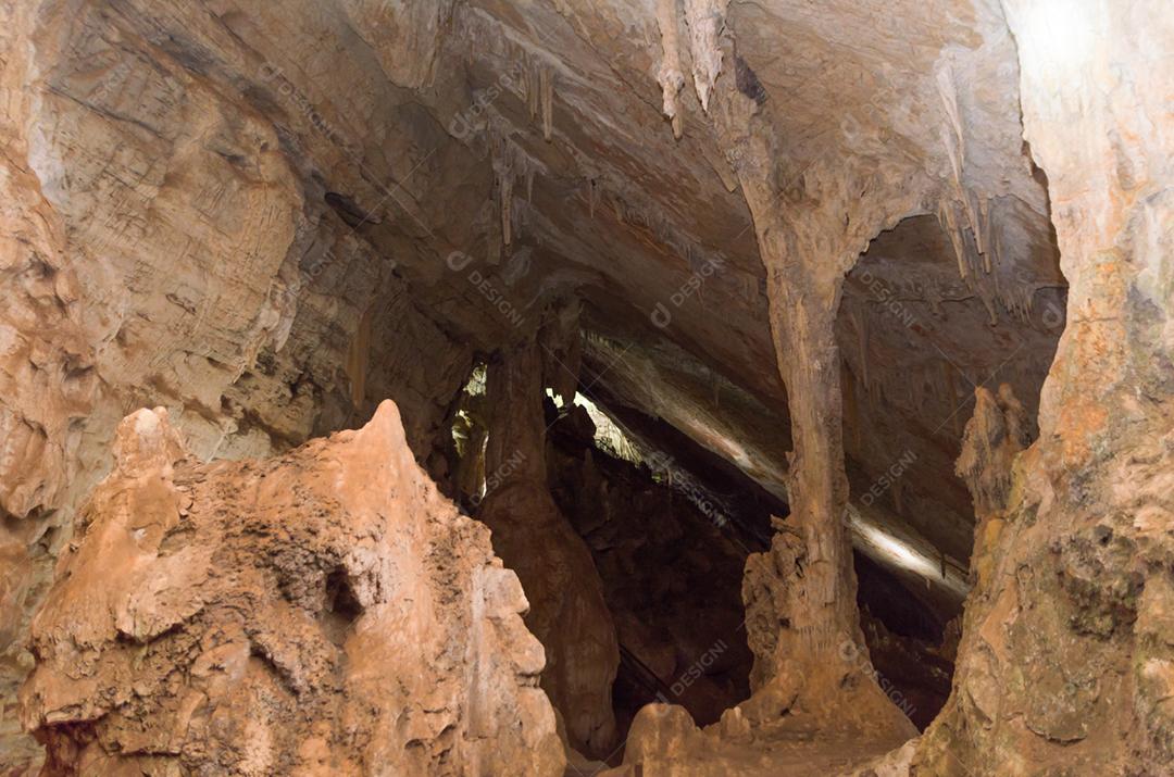 Linda gruta da Cidade de Bonito em Matogrosso do Sul, Brasil.