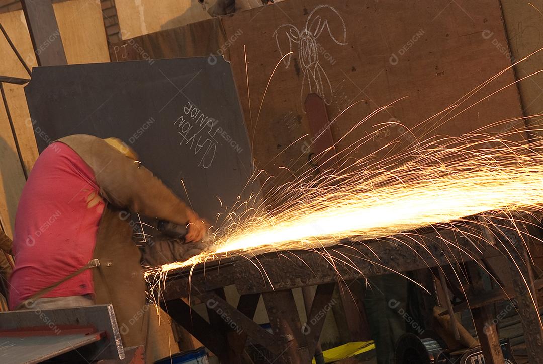 Fabricante de barcos e navios no estaleiro catarinense, Brasil. indústria naval.