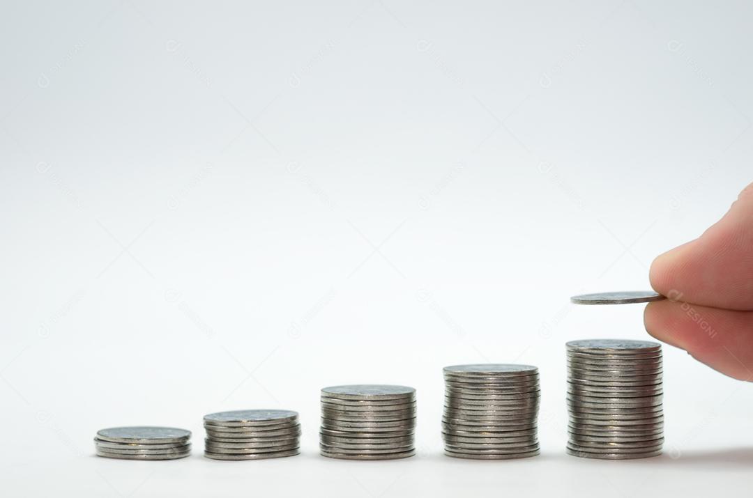 Grande conceito de inflação, economia, poupança. Pilha de moedas.