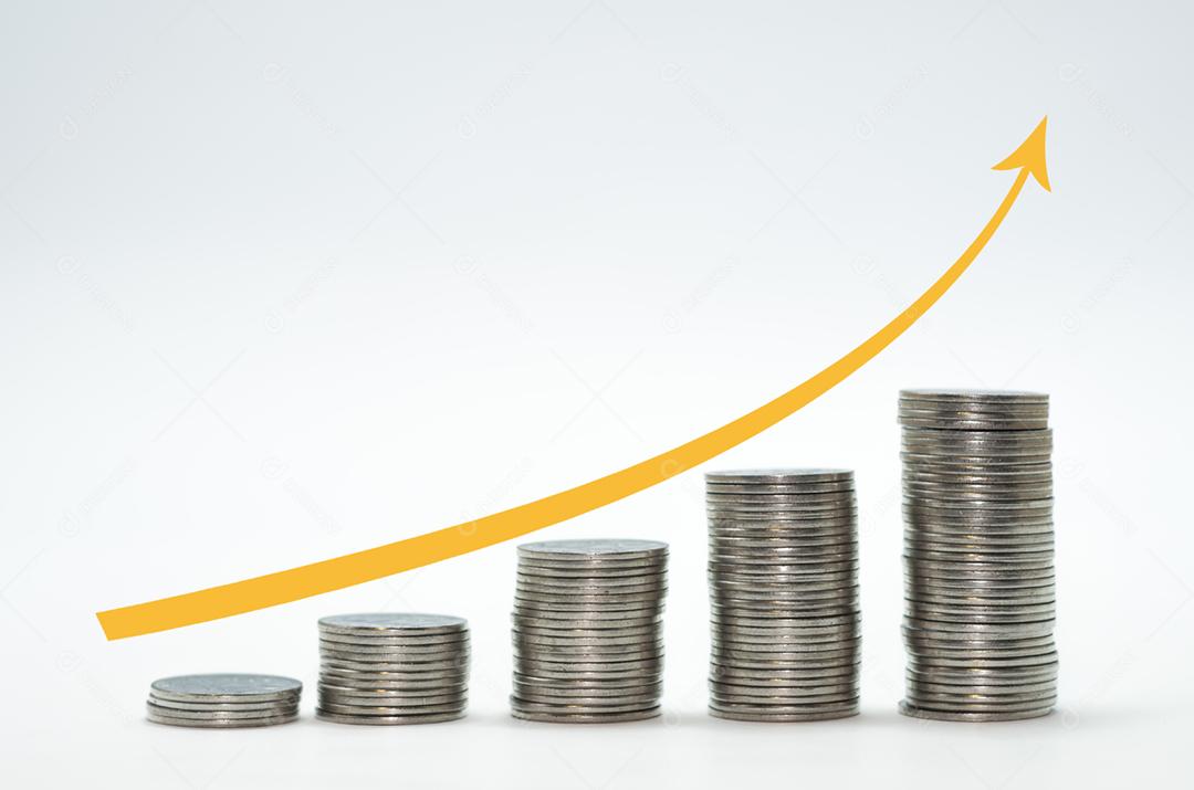 Grande conceito de inflação, economia, poupança. Pilha de moedas.