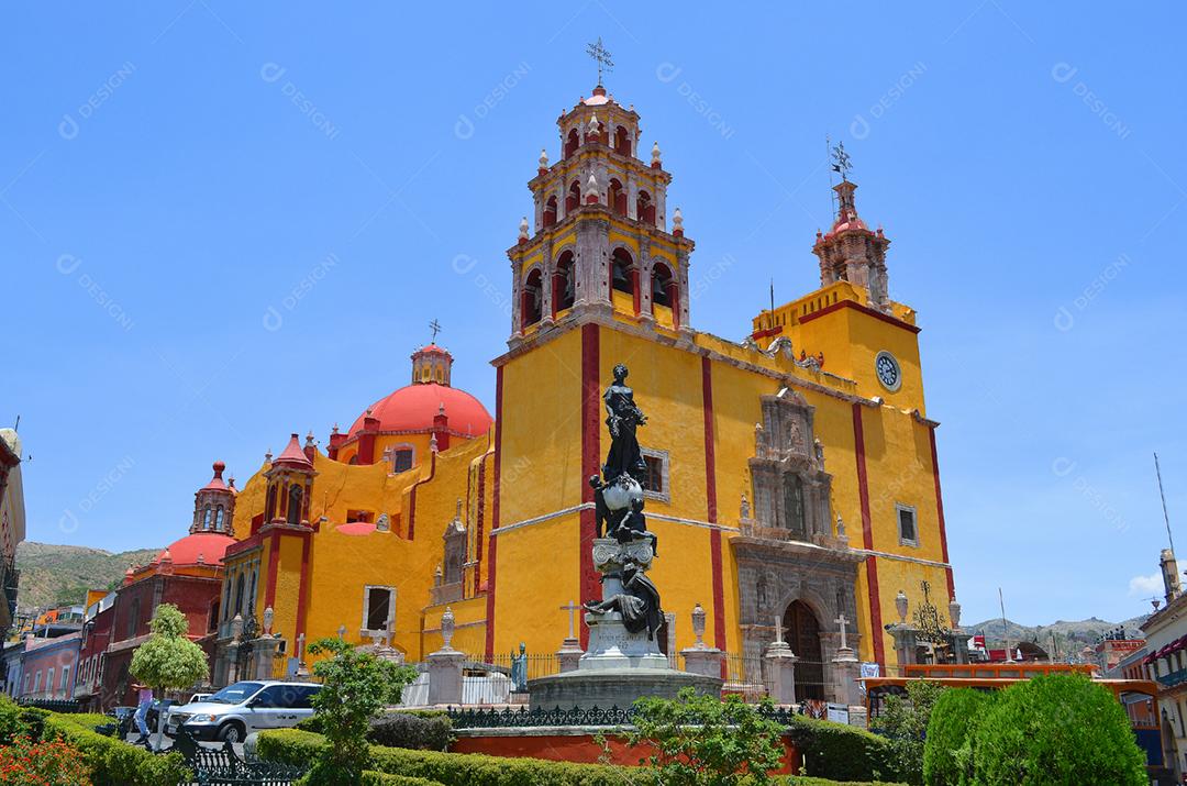 Basílica de Nossa Senhora de Guanajuato, bela igreja amarela da cidade de Guanajuato, México.