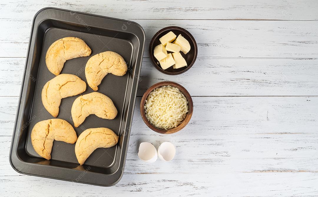 Chipas, típico pão de queijo sul-americano em uma assadeira