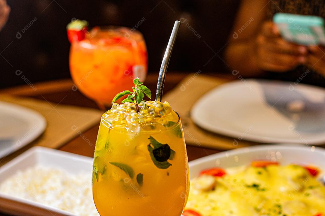 bebida gelada drinks coquetel de maracujá