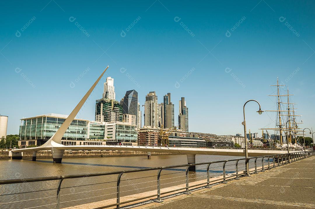 ponte das mulheres na espanha