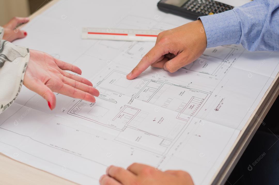 Grande conceito de projeto de engenharia e trabalho em grupo.