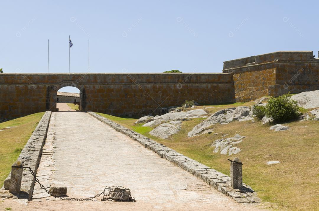 Fortaleza Santa Tereza é uma fortificação militar localizada na costa norte do Uruguai