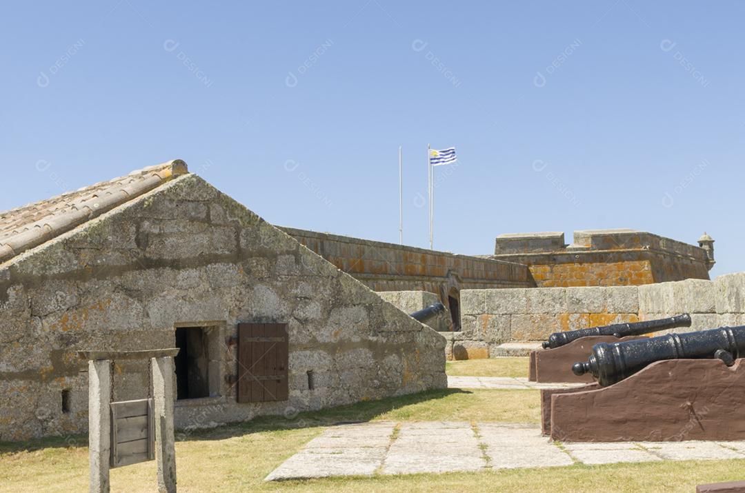 Fortaleza Santa Tereza é uma fortificação militar localizada na costa norte do Uruguai