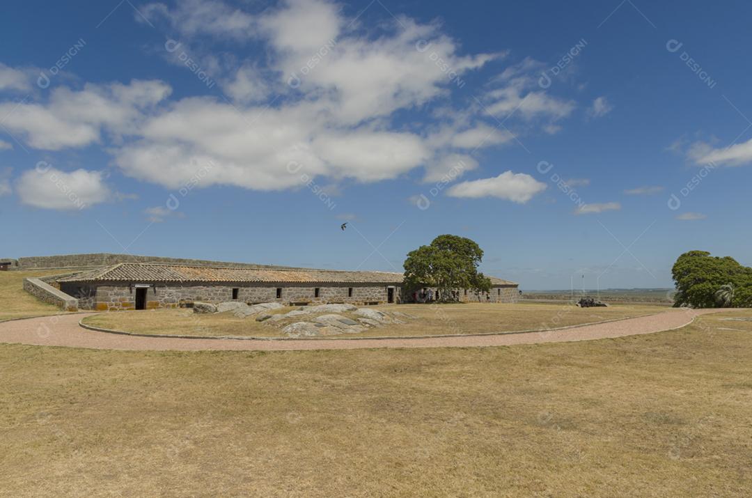 Fortificação militar localizada na costa norte do Uruguai perto da fronteira do Brasil, América do Sul