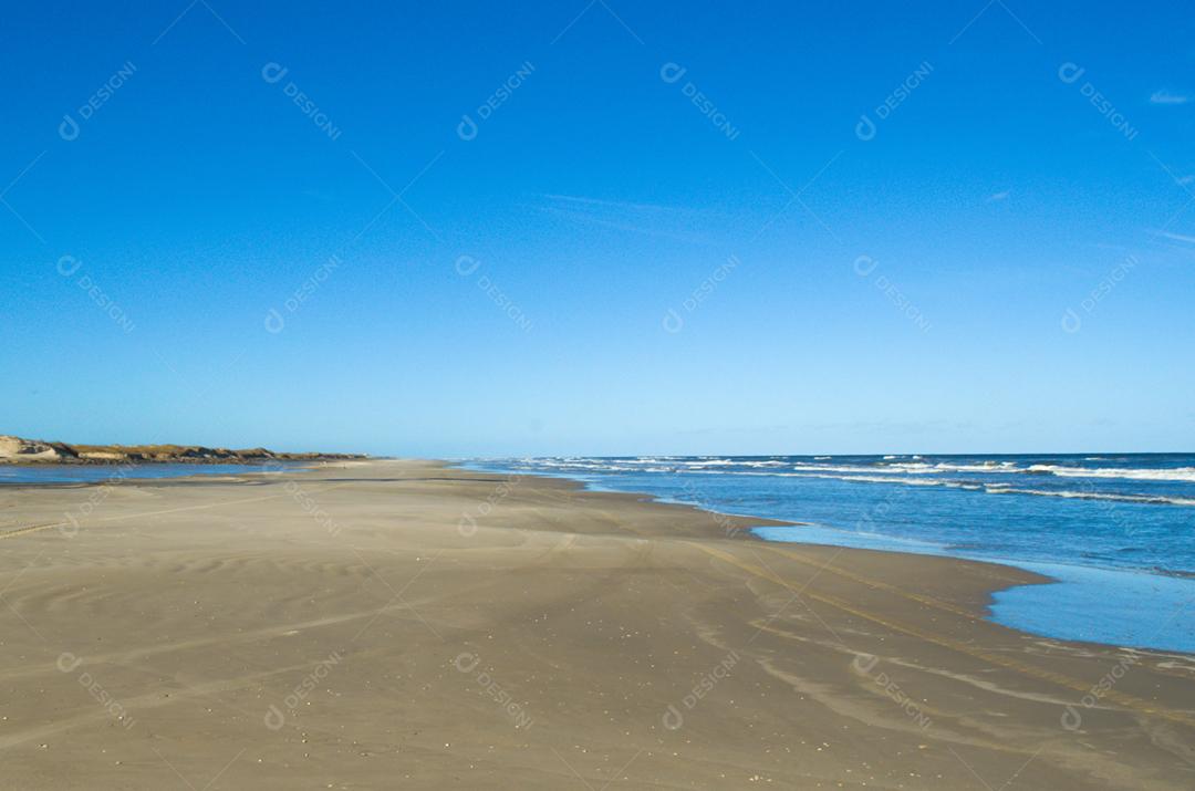 Praia do Bojuru, praia deserta, sul do estado do Rio Grande do Sul, Brasil.