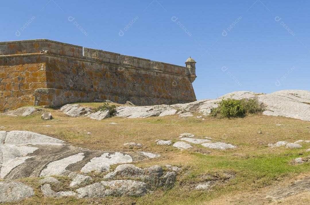 Fortaleza Santa Tereza é uma fortificação militar localizada na costa norte do Uruguai perto da fronteira do Brasil