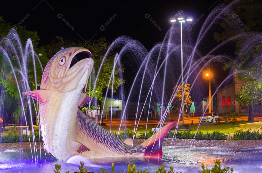 Praça da Liberdade, peixe piraputangas, localizado na cidade de Bonito