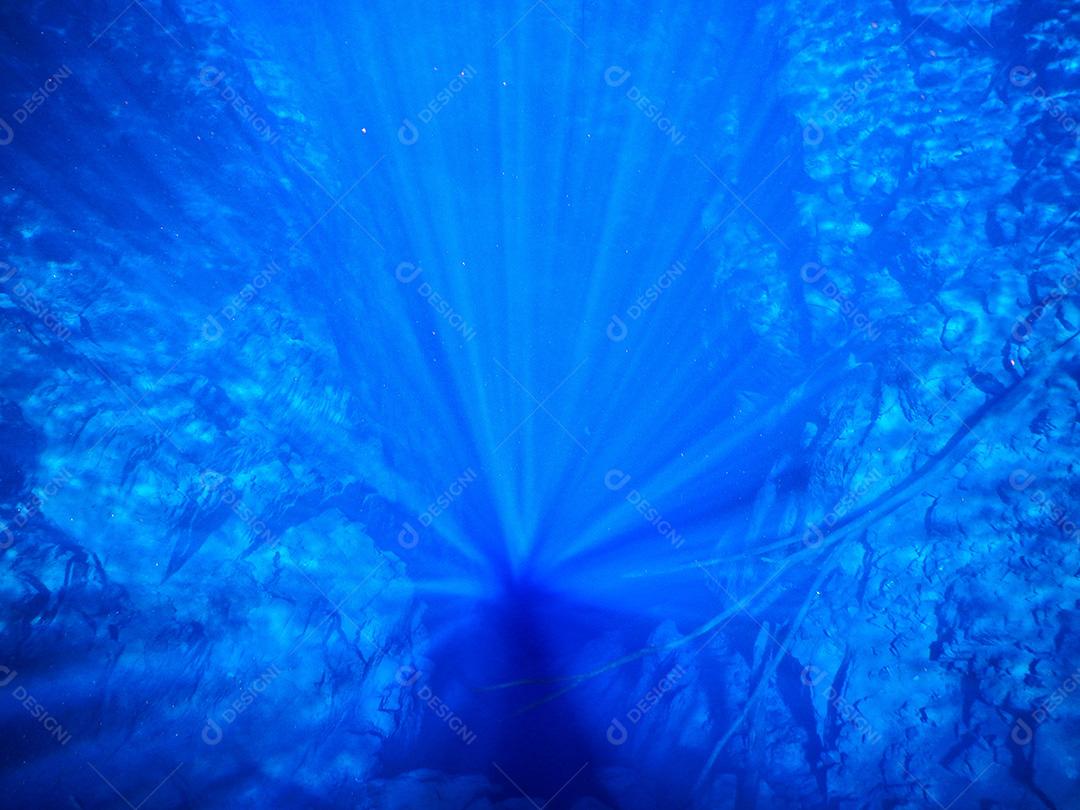 Lagoa misteriosa, bela lagoa de águas transparentes de tur