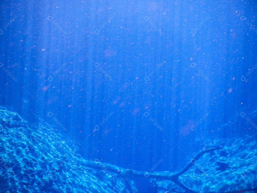 Lagoa misteriosa, bela lagoa de águas transparentes de tur