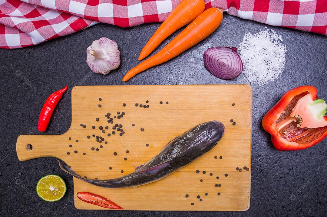 Preparação vista de cima peixe-gato, gastronomia, peixes e s