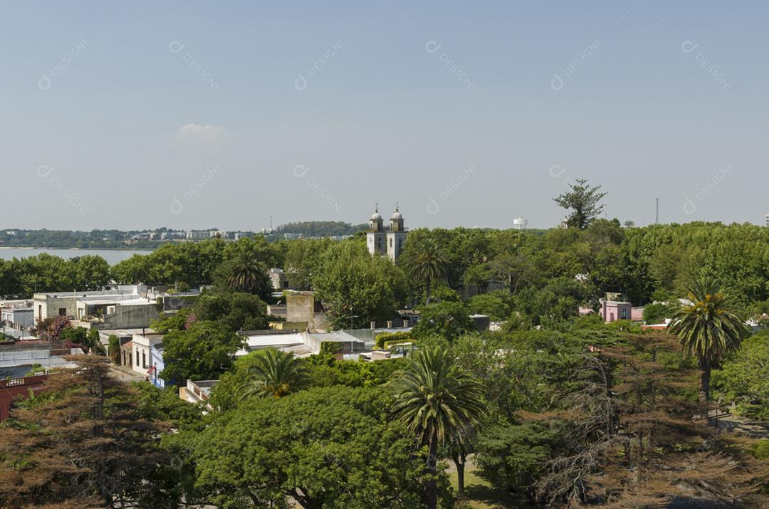 Vista aérea do farol de Colonia del Sacramento no Uruguai, um importante ponto turístico.