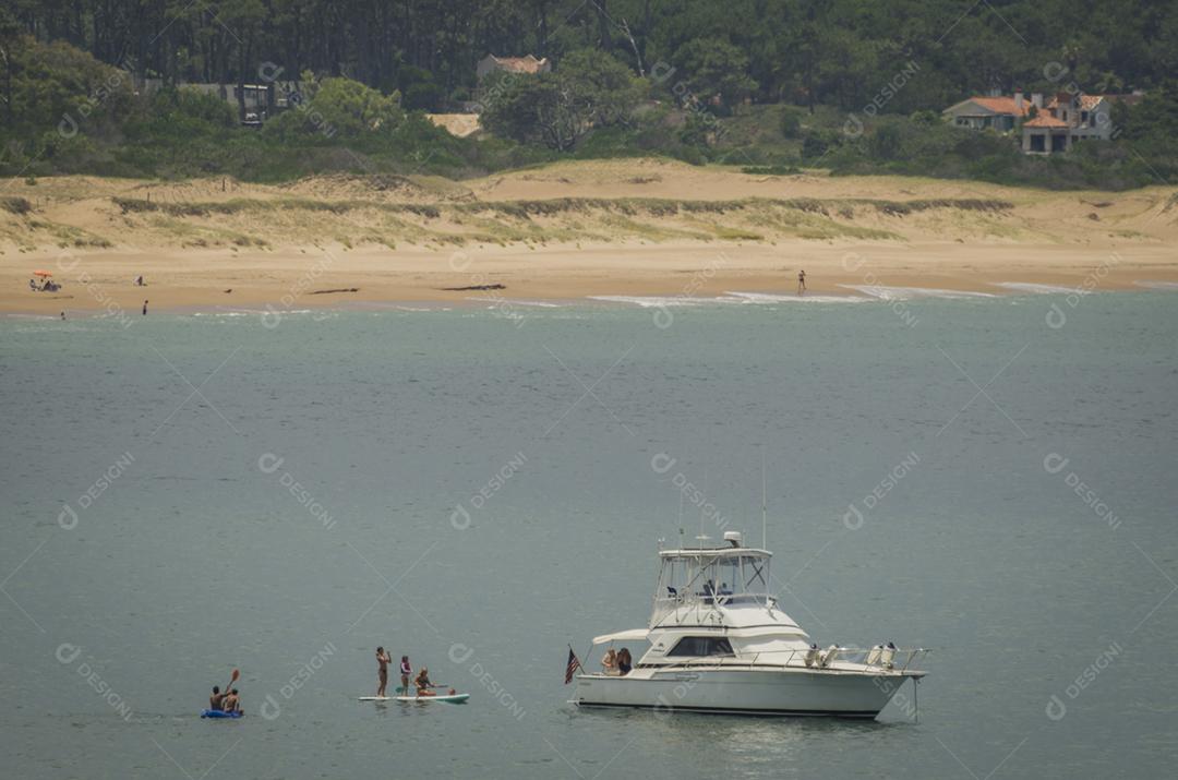 Vista de Punta Ballena, perto de Punta del Este, local do importante museu Casa Pueblo.