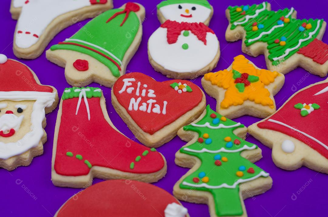 Grande fundo de férias, biscoitos de natal em fundo azul