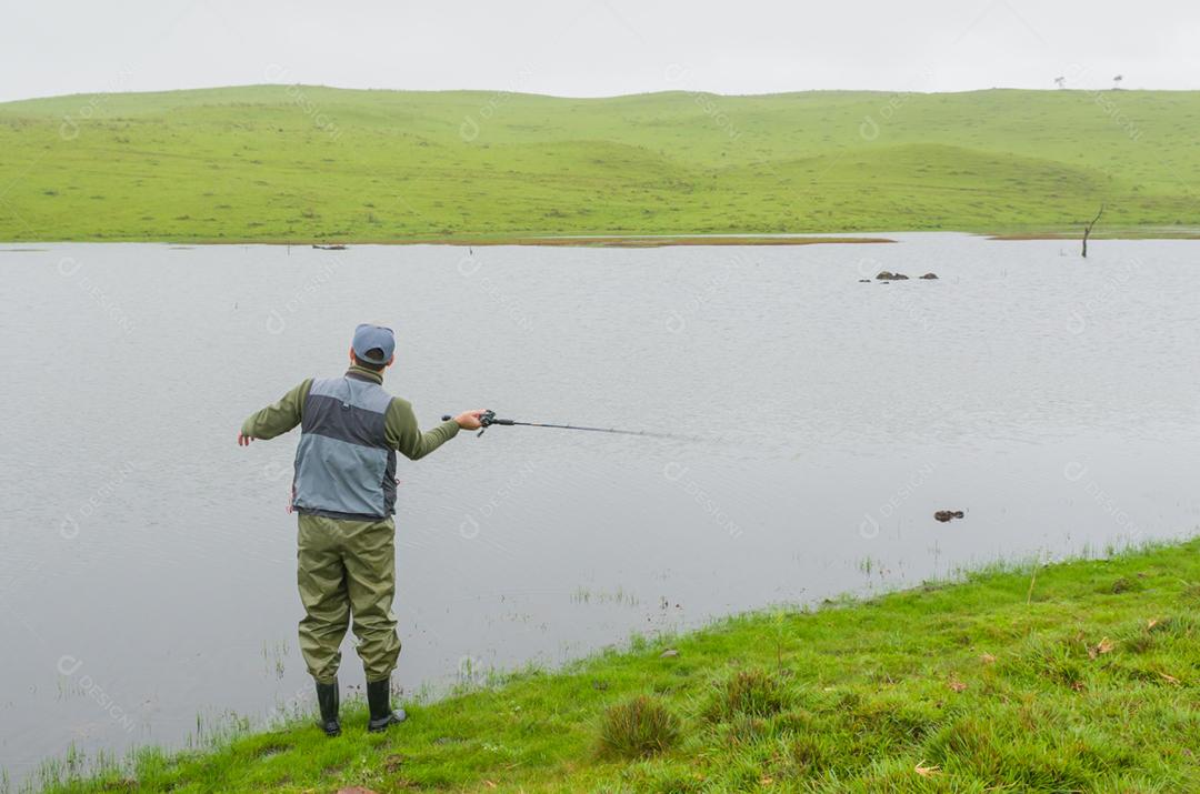 Pesca de pescador de black bass