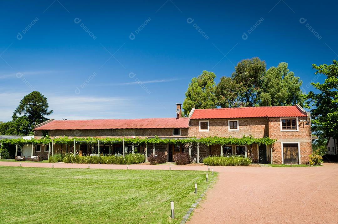 MONTEVIDÉU, URUGUAI - 24 de dezembro de 2016: Famosa Bodega Bouza, w