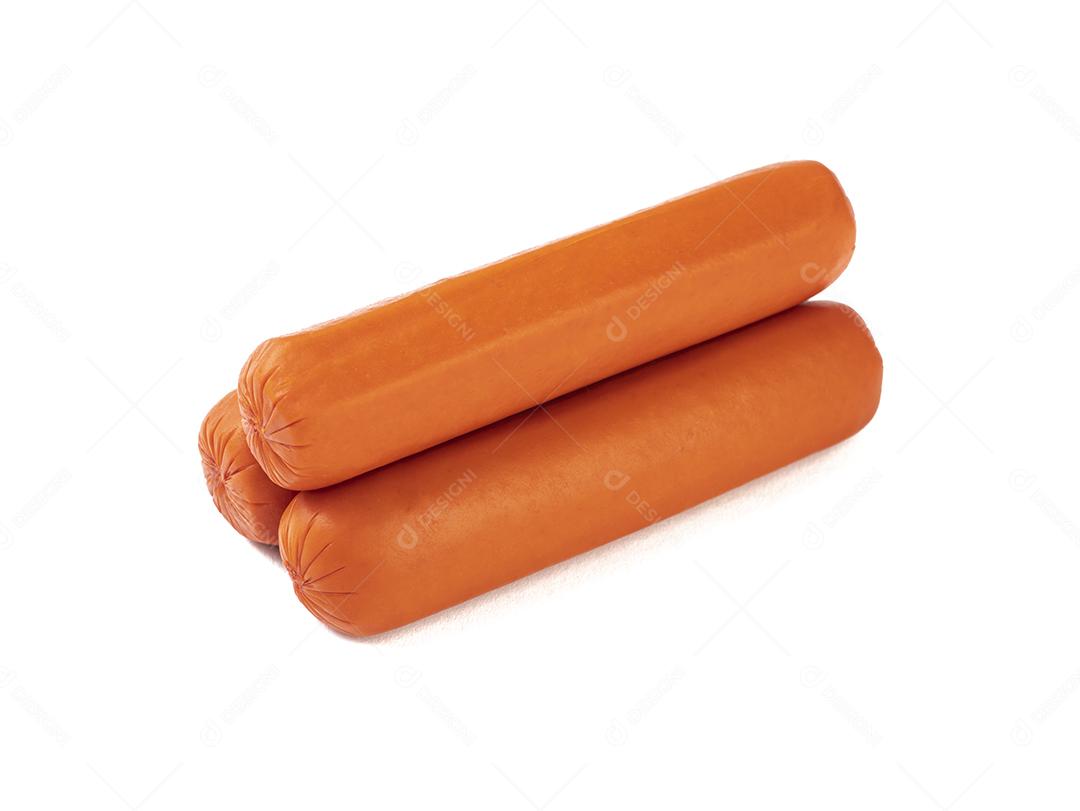 Grupo de salsichas isoladas sobre fundo branco.