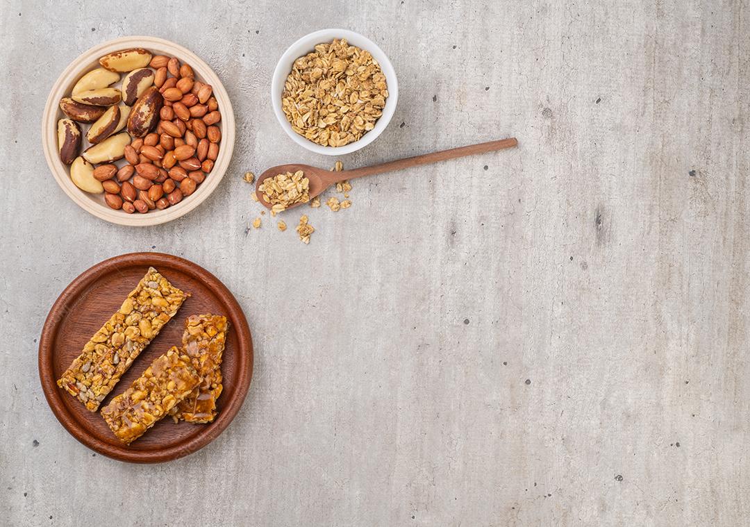 Barras de cereal caseiras com nozes, muesli