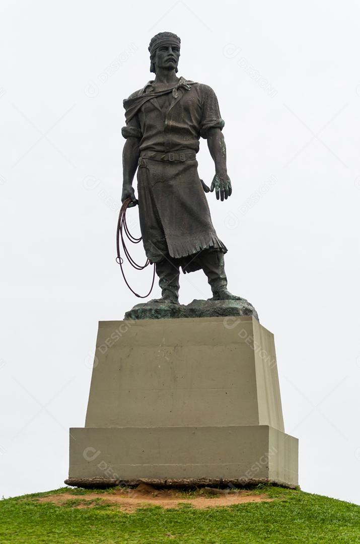 Escultura do típico gaúcho brasileiro, chamado trabalho (Monumento ao Laçador ou popularmente