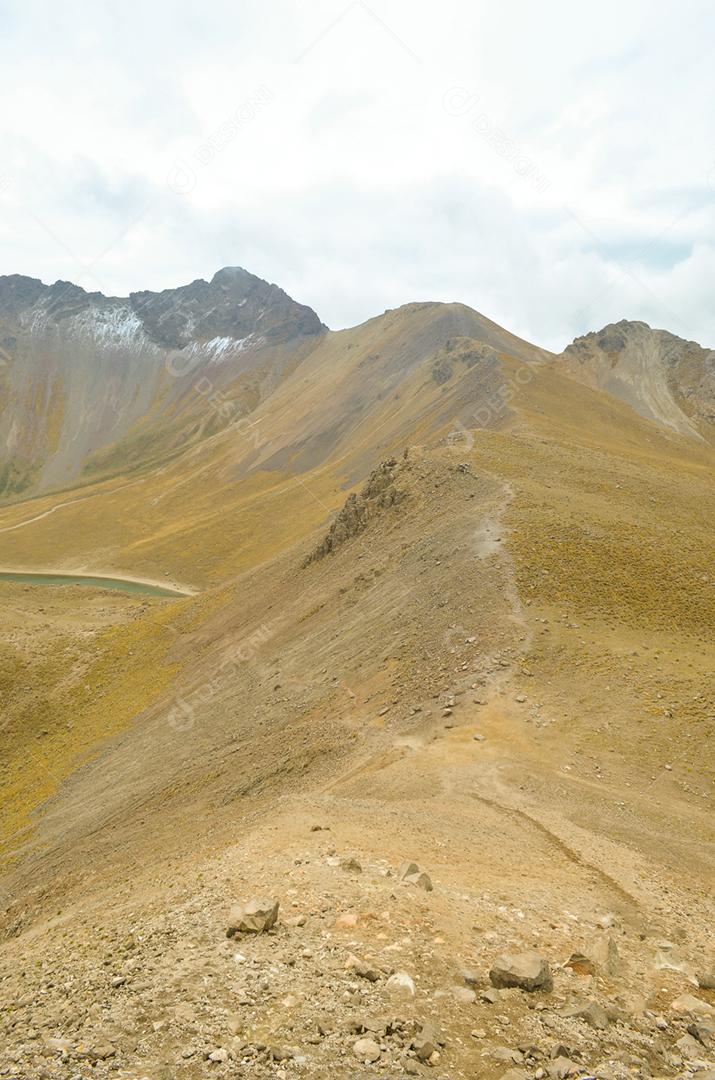 Vista do Nevado de Toluca, vulcão inativo do México.