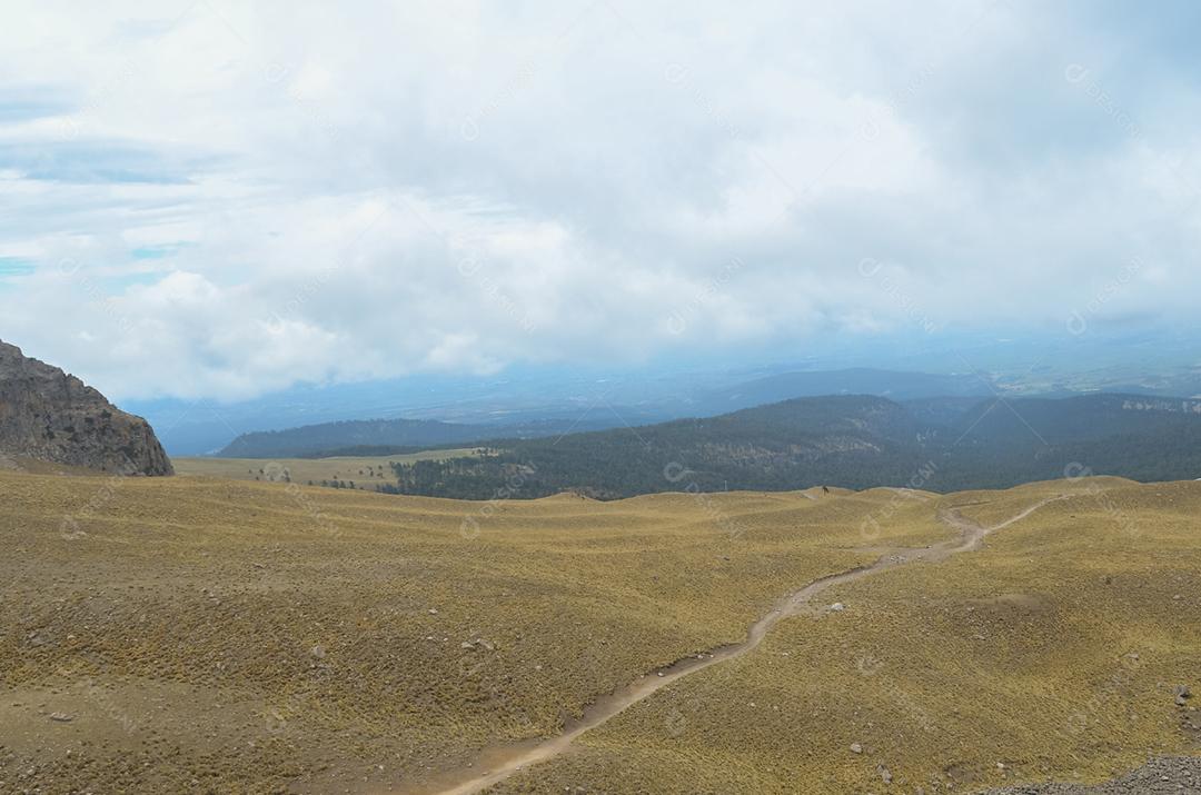 Vista do Nevado de Toluca, vulcão inativo do México.