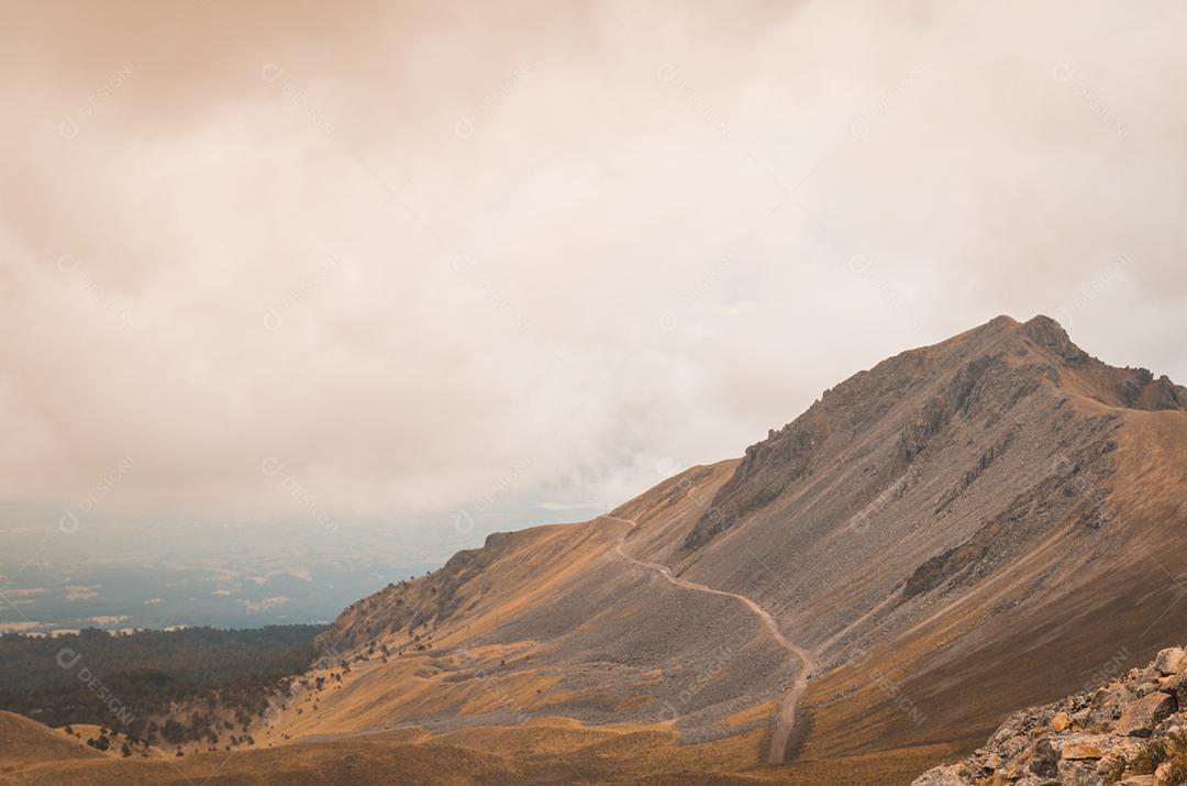 Vista do Nevado de Toluca, vulcão inativo do México.